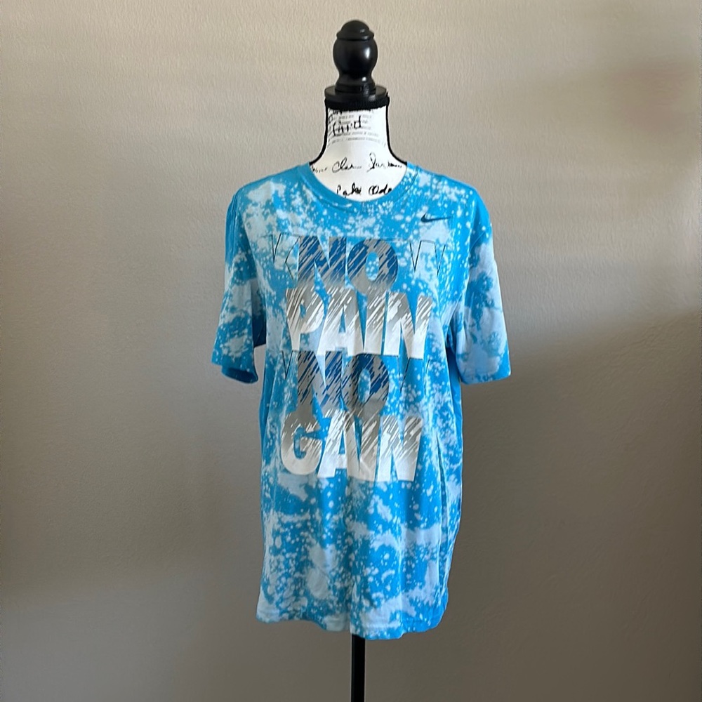 🌟Host Pick💫 Nike | No Pain No Gain Custom Upcycled T-shirt - Small Business!!